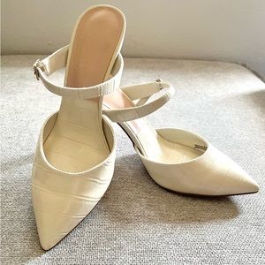 Chinese Laundry Beige Snake Embossed Open Back Heels Pumps Sz 6